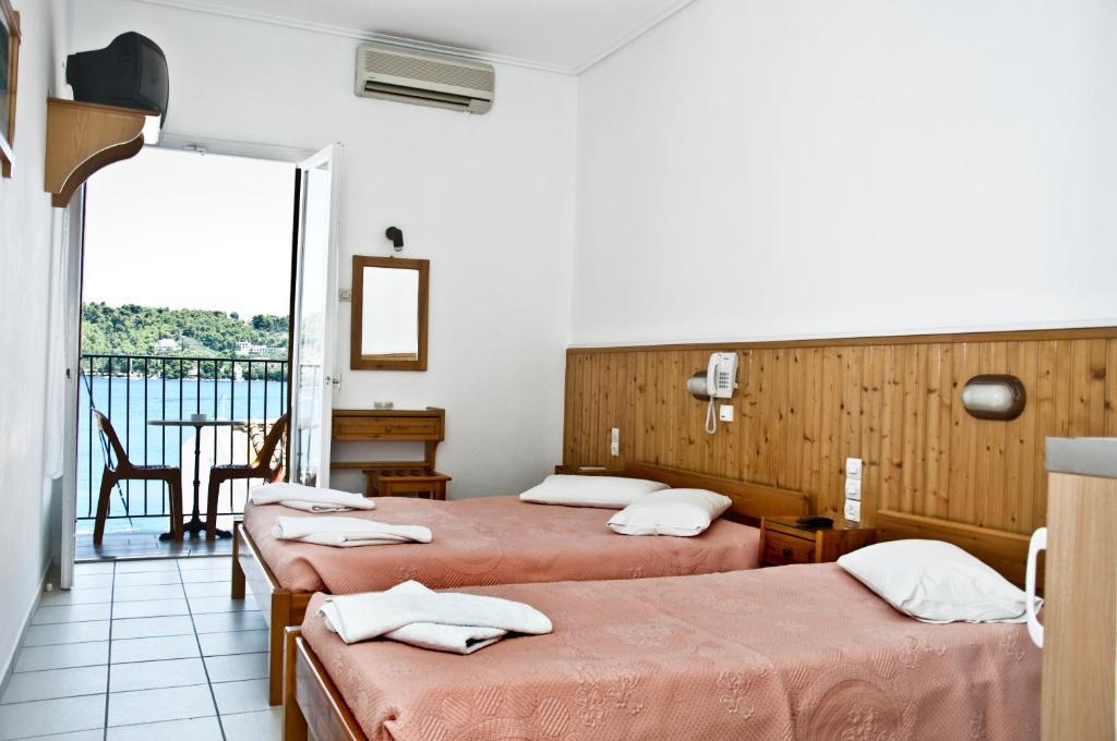 Hotel Christina Скіатос Номер фото